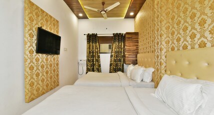 hotel sallow international Room Type - Family Room - Four Bedded Room