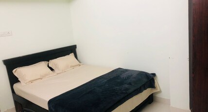 Room with Shared Bathroom Room Type - Bedroom 1