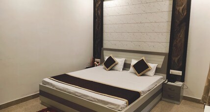 Hotel The Shree Jee Palace Room Type - Deluxe Room