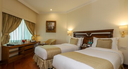 Hotel The Royal Plaza Room Type - Standard Twin Room