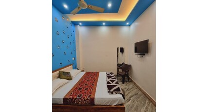 River View Guest House Room Type - Deluxe AC Room | Attached Washroom