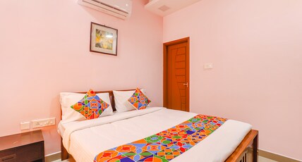 FabHotel Hathvik Park Room Type - Deluxe Room