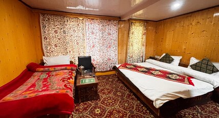 BRIGHT PALACE Room Type - Deluxe Room
