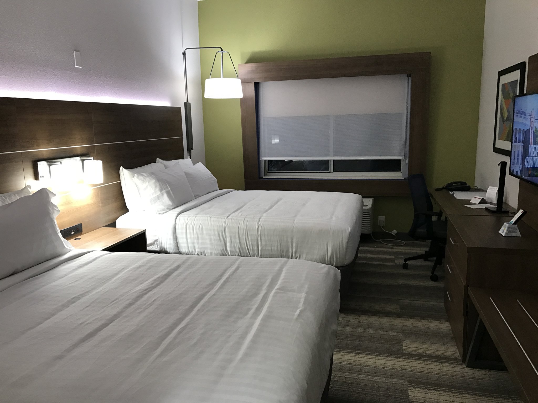 Holiday Inn Express NAPLES SOUTH - I-75 - Tap to explore photos