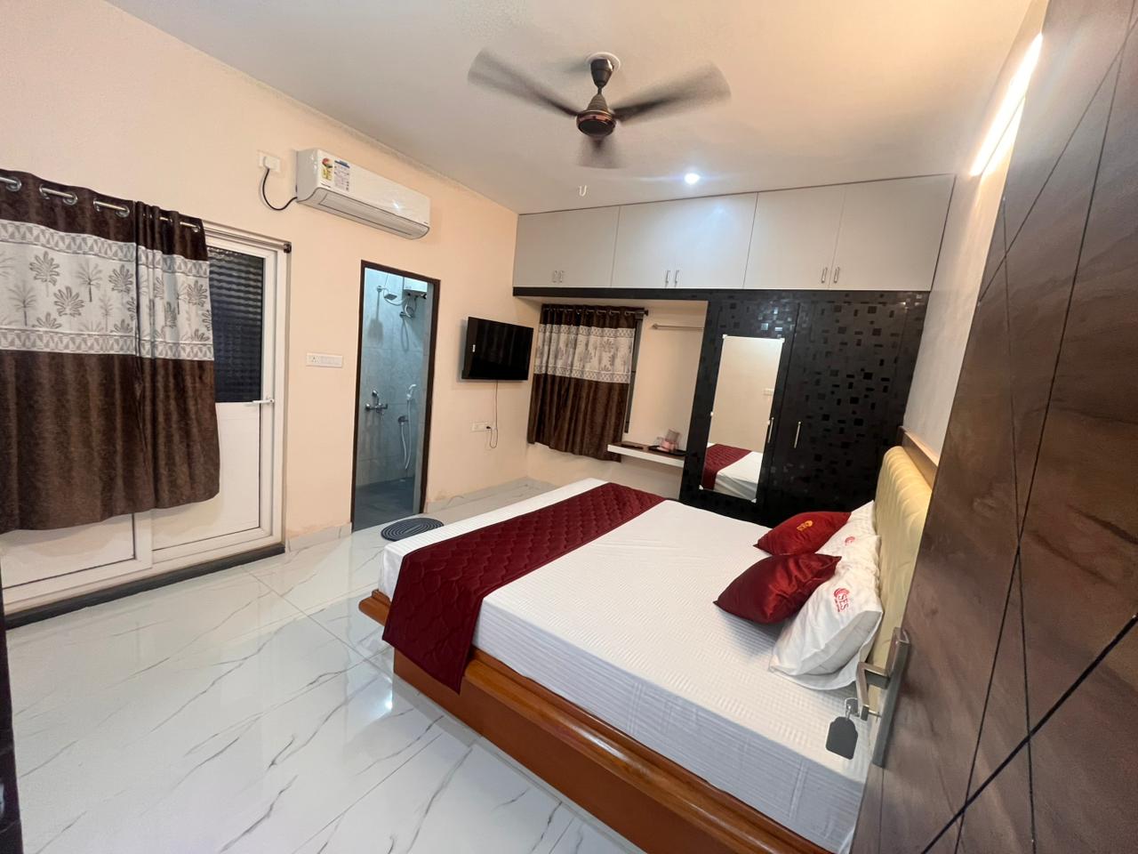 SES Naga Inn, Tirunelveli, Tirunelveli - Tap to explore photos