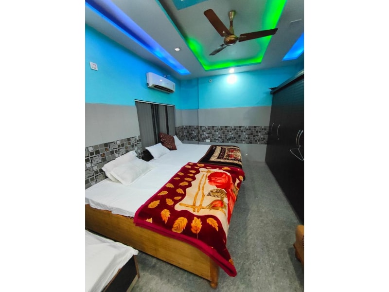 Hotel Abhivadya Gange - Tap to explore photos
