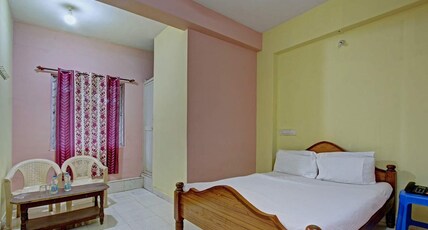 Sunshine Beach Cottage Room Type - Deluxe Room Non Ac