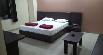 Midway INN Room Type - Double Bed Non-AC Room