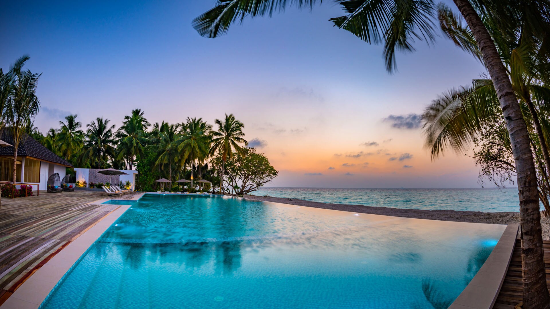 Fiyavalhu Resort Maldives - Tap to explore photos