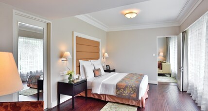 Lakeside Chalet Marriott Executive Apartments Room Type - Two-bedroom patio apartment with Garden view Lakeside Chalet Marriott Executive Apartments Room Type - Two-bedroom patio apartment with Garden view