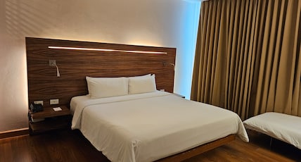 Sacha's Hotel Uno Room Type - Premier King Plus Sacha's Hotel Uno Room Type - Premier King Plus