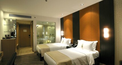 Holiday Inn Mumbai International Airport Room Type - Executive Twin Room-Non Smoking Holiday Inn Mumbai International Airport Room Type - Executive Twin Room-Non Smoking
