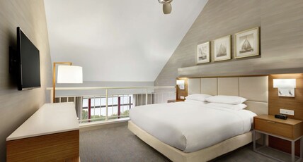 DoubleTree Suites by Hilton Hotel Boston - Cambridge Room Type - TWO STORY LOFT KING SUITE