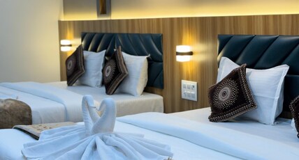 Yatri Stay Inn Luxury Rooms in Mumbai Cst Room Type - QUARTABLE DELUXE ROOM
