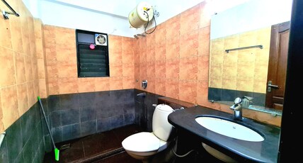 Hostel Lifespace- Bunks & Private Rooms in a Luxurious Villa Room Type - Room 5 Bed in 4-Share Mixed Bunk Bed Room with Balcony