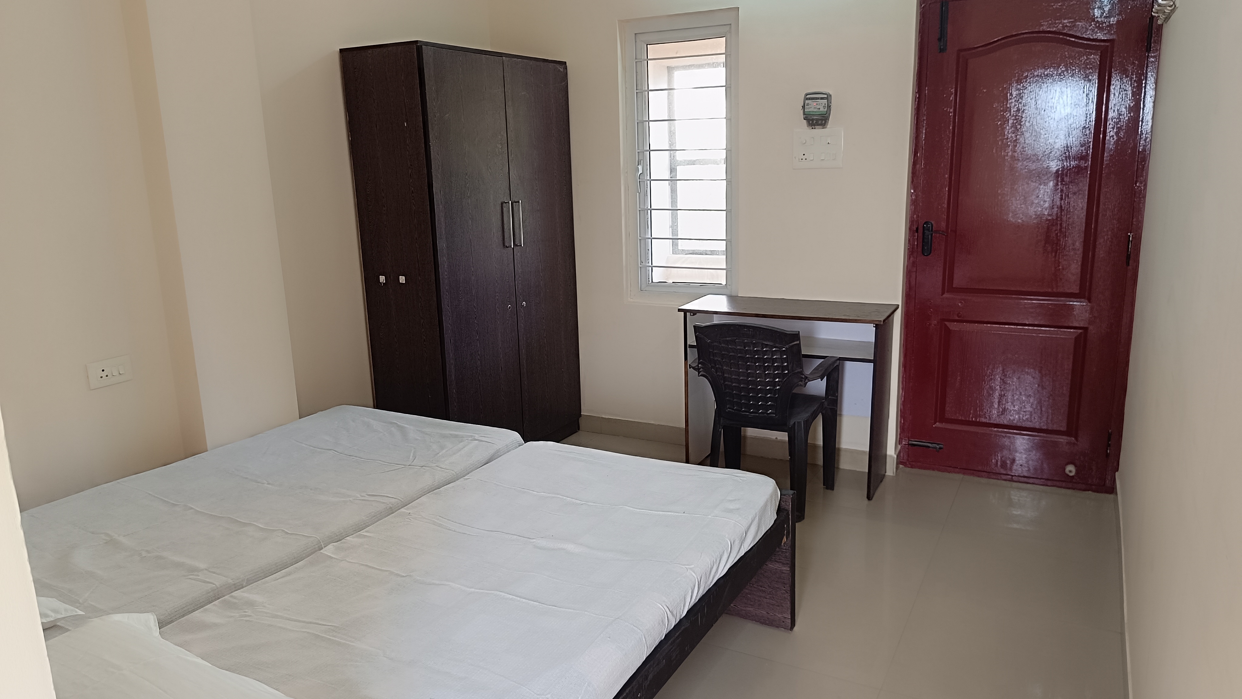 SRI GAYATHRI ROOMS - Tap to explore photos