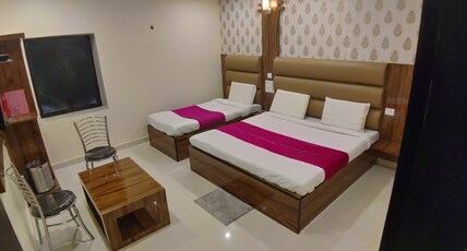 City Hotel  Room Type - SUPERIOR TRIPLE FAMILY ROOM