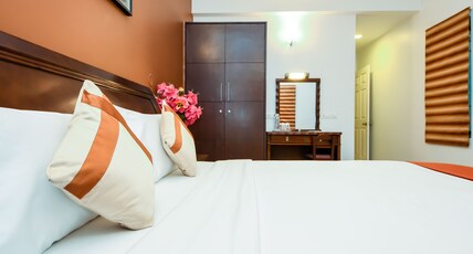 PARKWOOD SUITES Room Type - Luxury Room