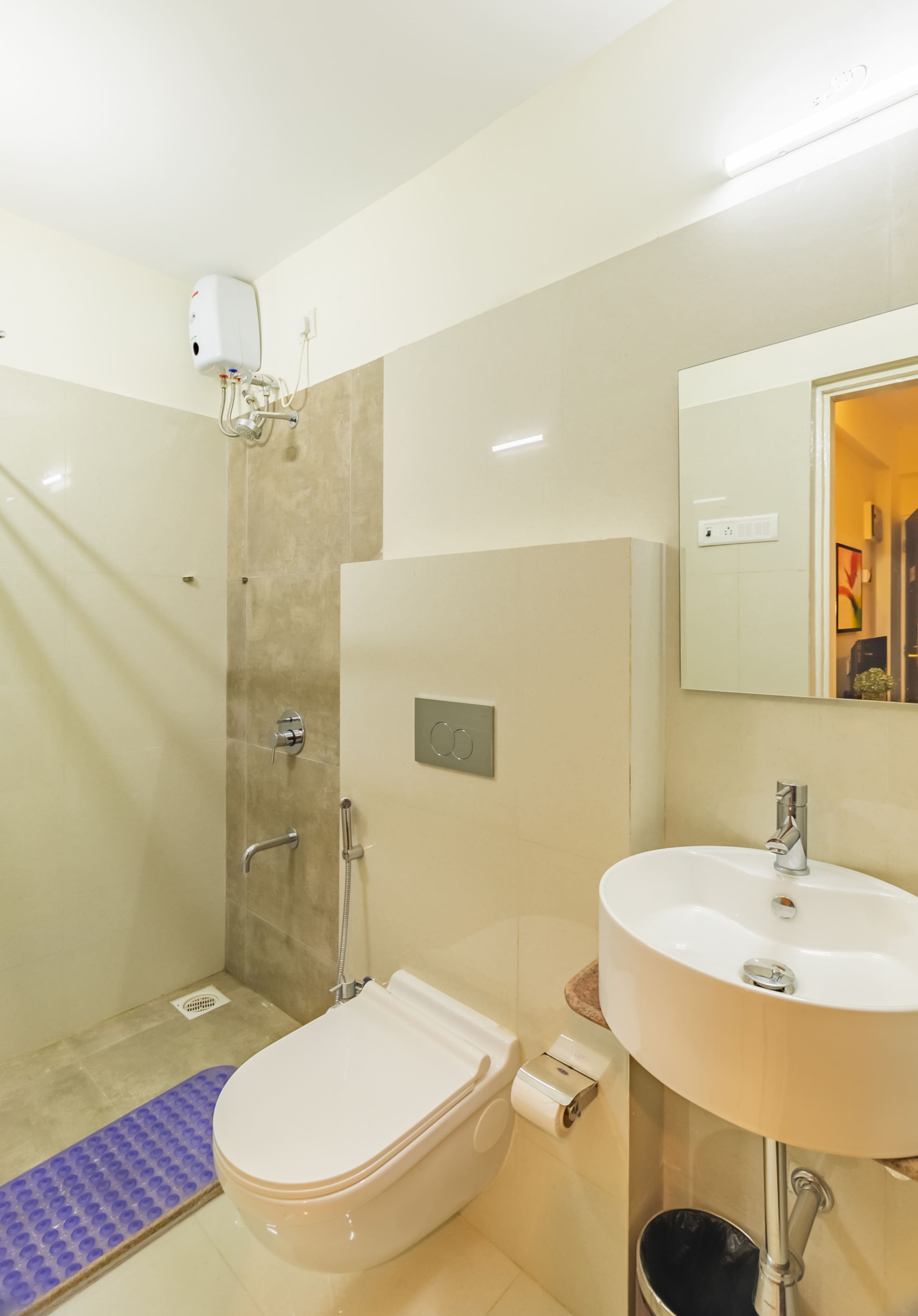 Charvi Reemz single room in Anjuna - Tap to explore photos