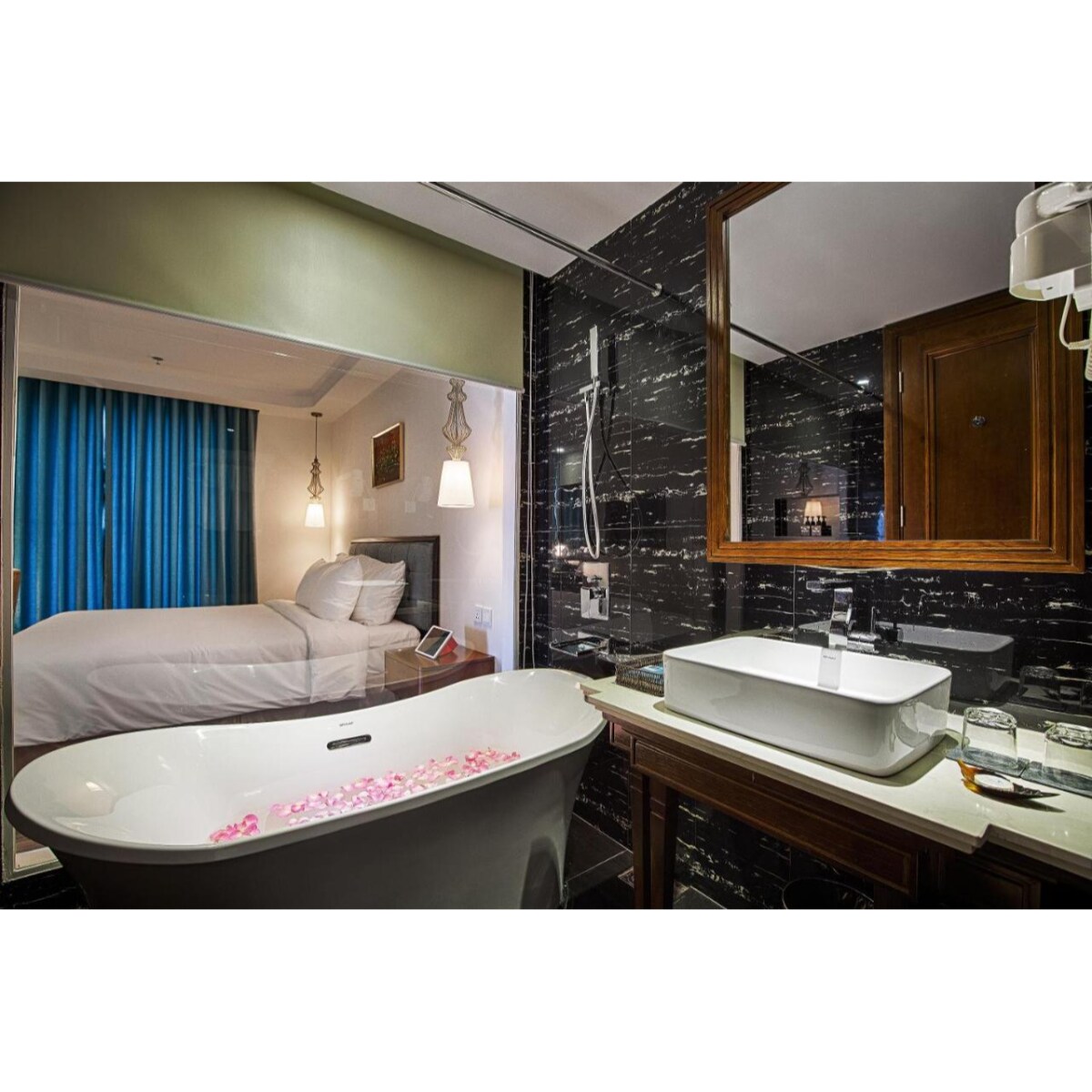 Adaline Hotel and Suite - Tap to explore photos