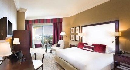  Movenpick Grand Al Bustan Room Type - Classic Room with 2 single beds