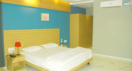 Sri Sampoorna Hotel Room Type - Luxury Room