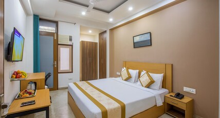 Hotel Surya Palace by Aura Room Type - Deluxe Room