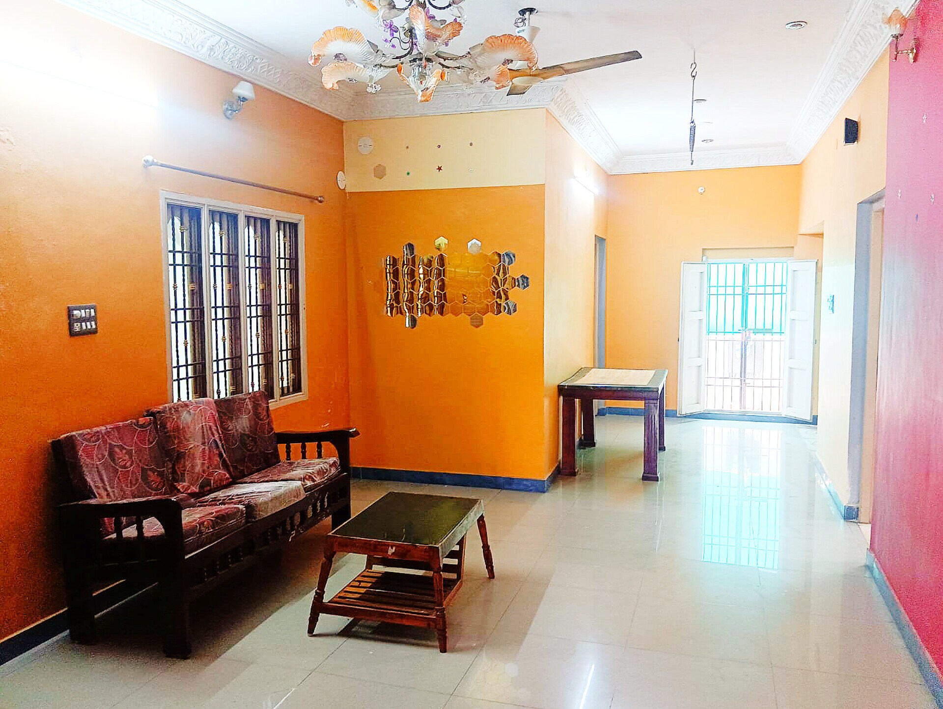 Rishiga's Homestay 10 min drive from rock beach - Tap to explore photos