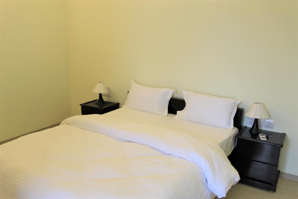 Premier Inn Hill Top Villa - Tap to explore photos