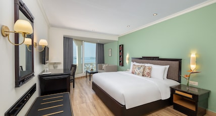 Vivanta Ernakulam, Marine Drive Room Type - Executive 1 Bedroom Suite Sea View Vivanta Ernakulam, Marine Drive Room Type - Executive 1 Bedroom Suite Sea View
