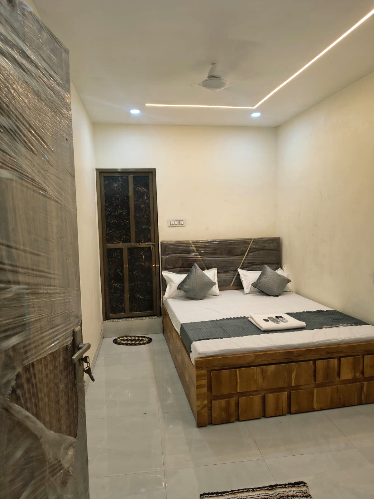 Hotel - Maa Annapurna ROOMS available - Tap to explore photos