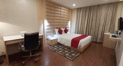 Hotel Nataraj Room Type - Deluxe Room with Work Desk