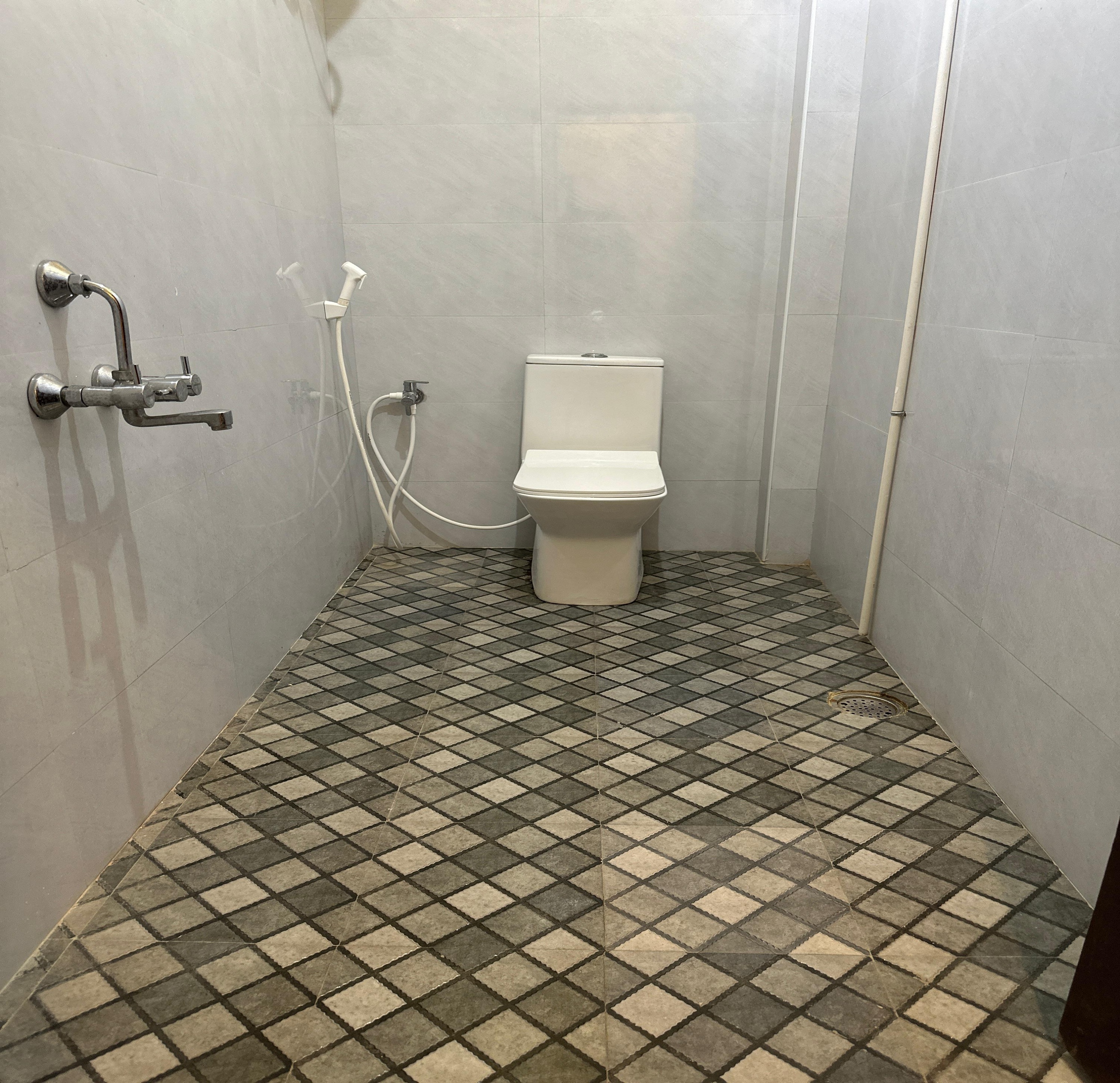 Hotel Vaithee Park - Tap to explore photos