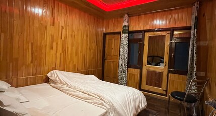 Sheraz  Guest House Room Type - Room 102