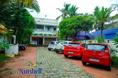 NUTSHELL Airport Retreat by the Sea