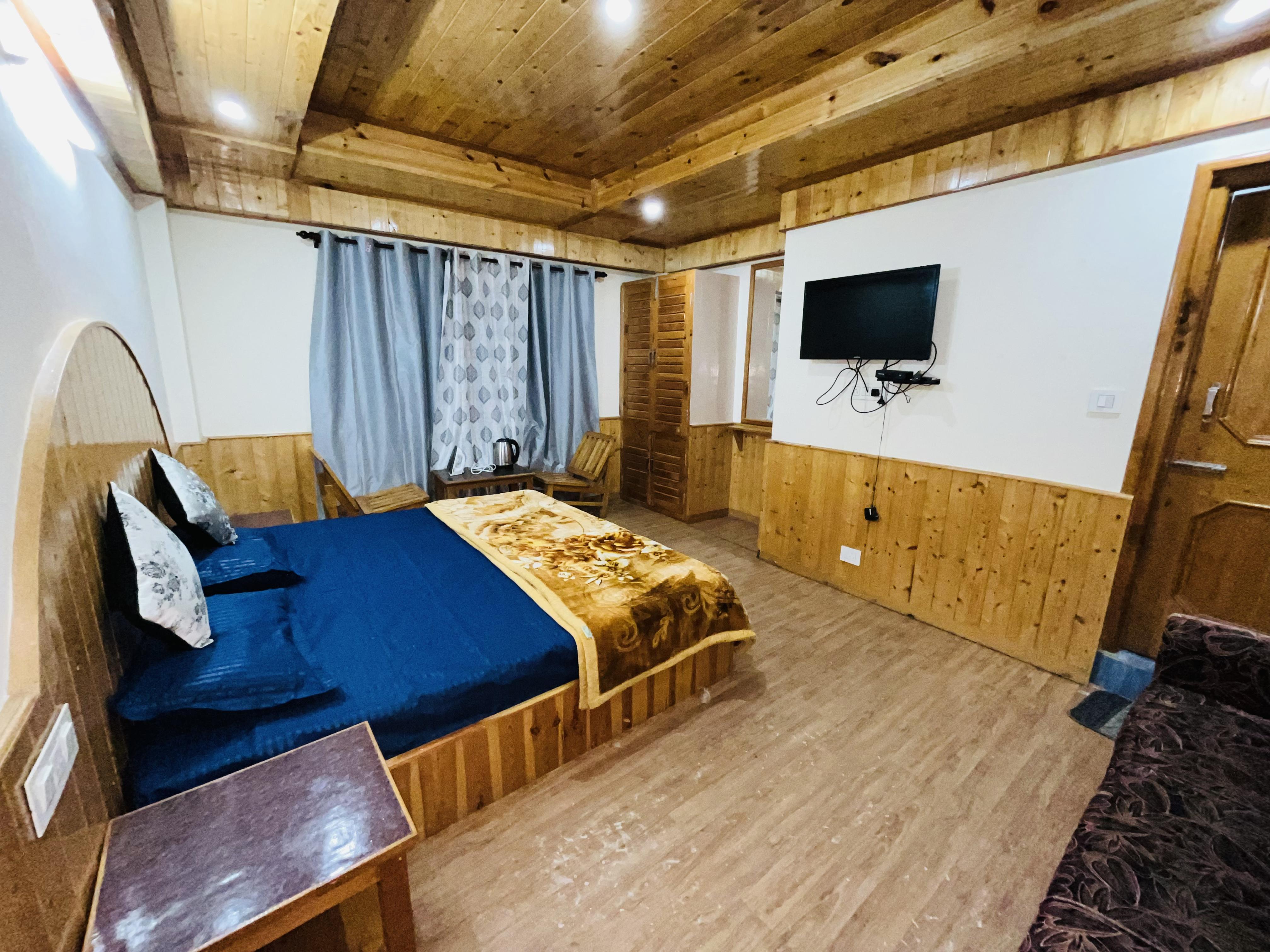 Pine N Peak - Tap to explore photos