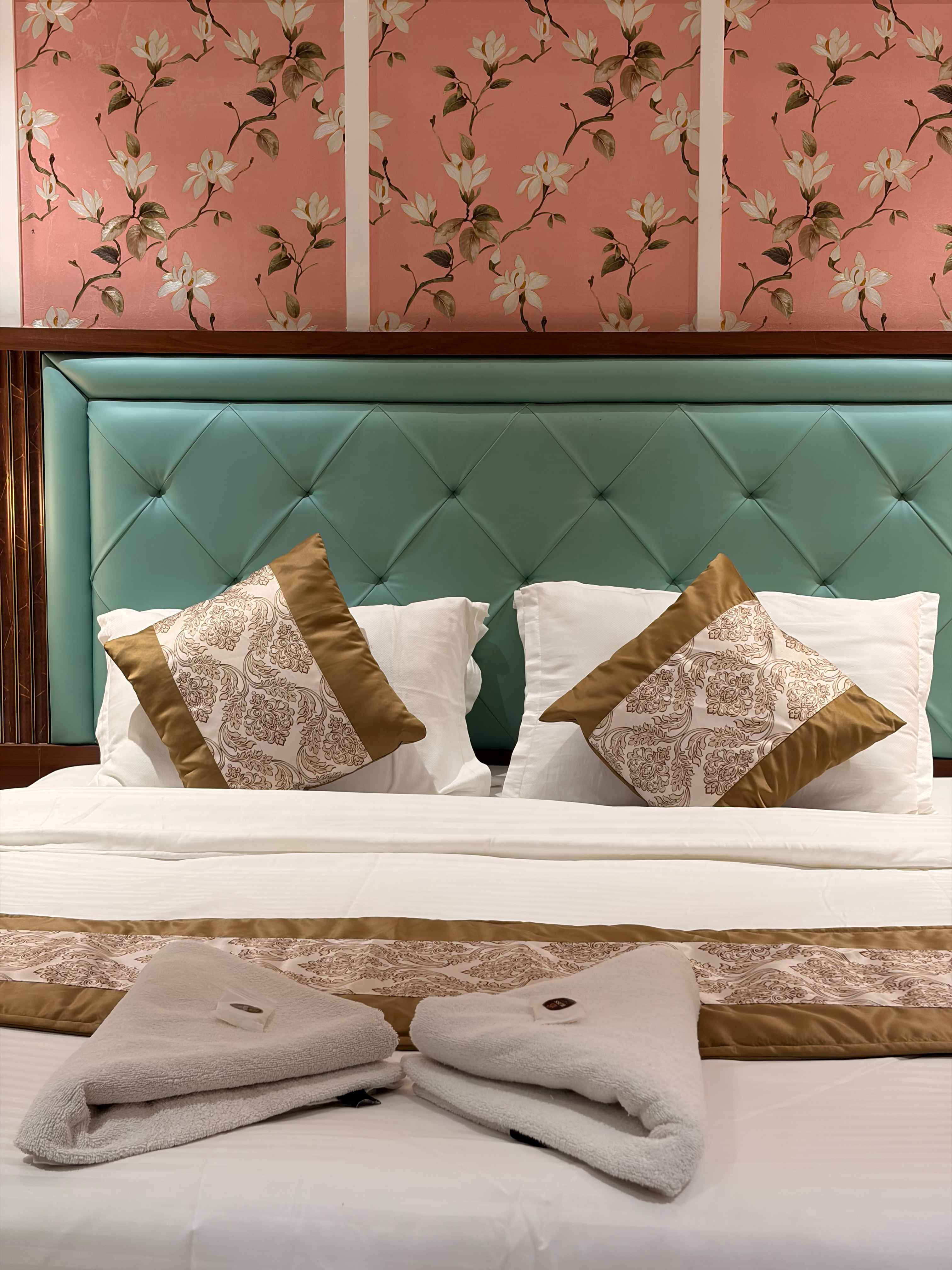 Hotel Bliss Boutique - Tap to explore photos