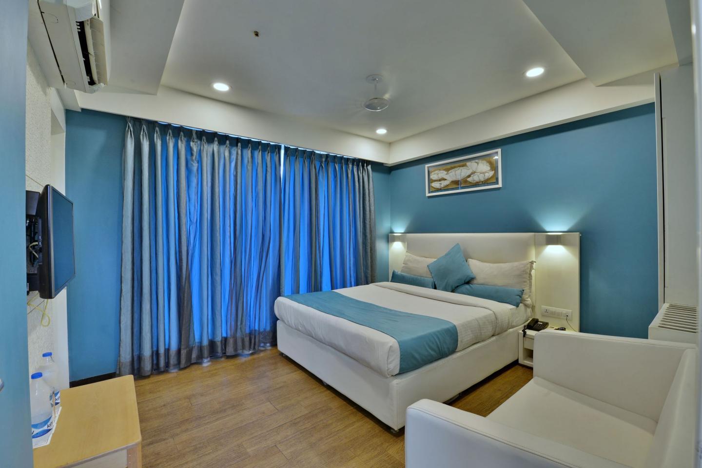 Hotel Rumaya - Tap to explore photos