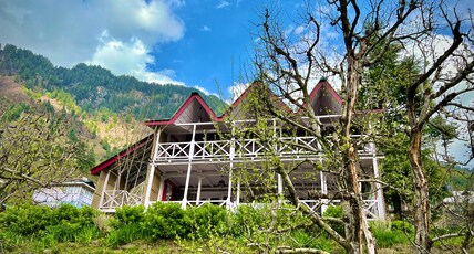 Iris Cottage & Cafe Manali Room Type - Heritage Cottage Upstair Room