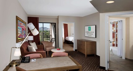 Embassy Suites Phoenix - Scottsdale Room Type - 2 DBL STE ACC TUB NO SMOK