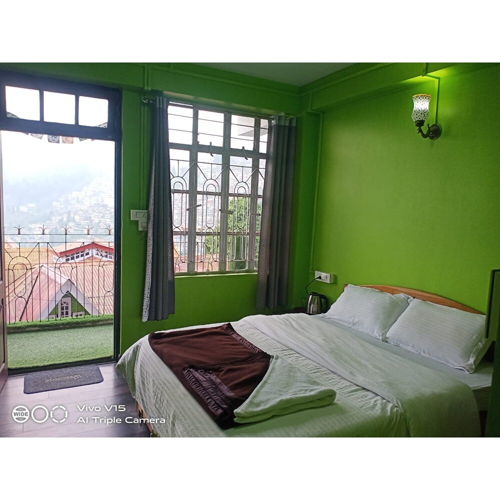 Eagle Point Homestay Darjeeling - Tap to explore photos