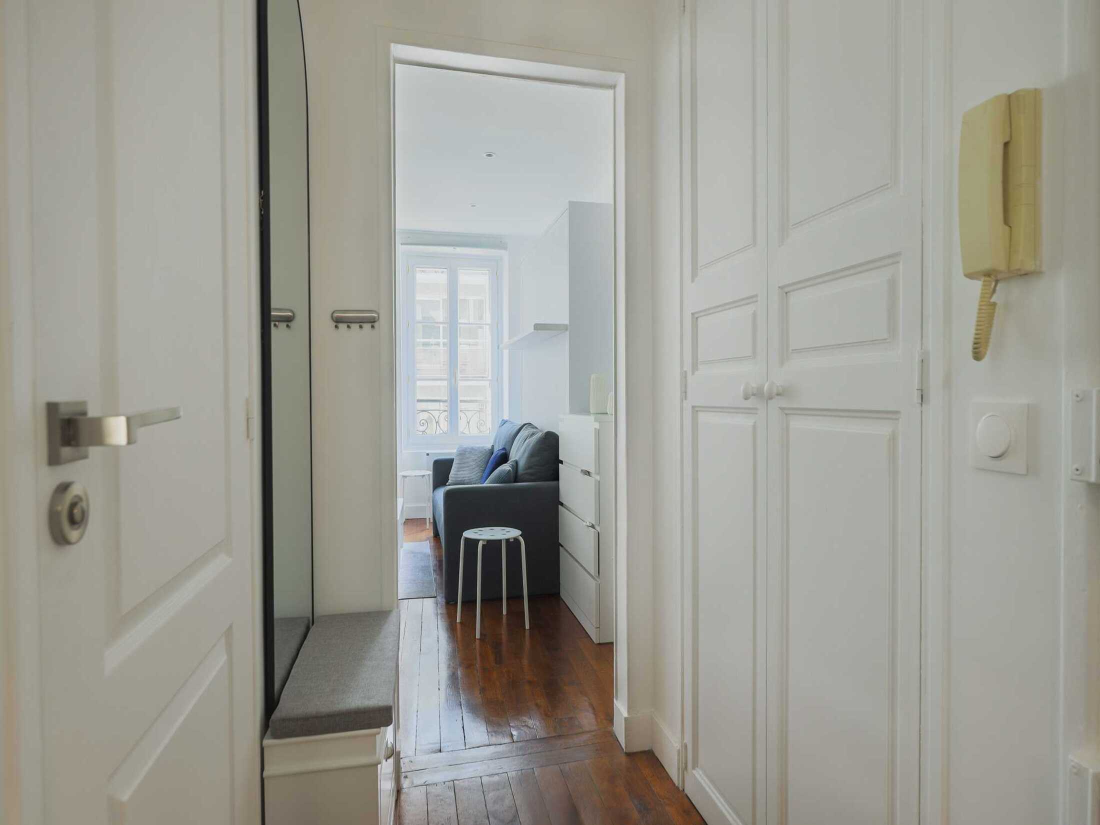 Charming apartment-1BR-3P-Ternes - Tap to explore photos