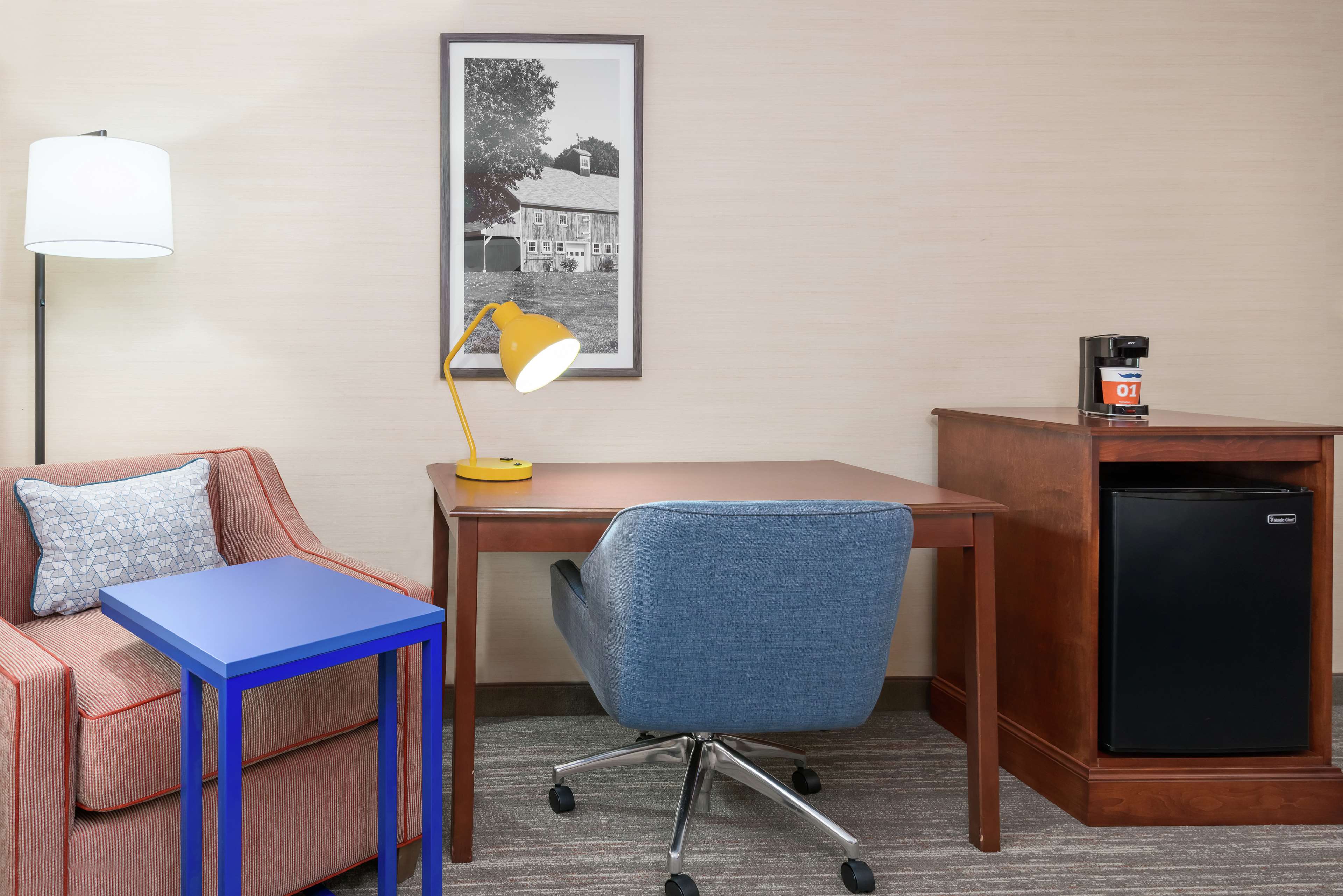 Hampton Inn by Hilton Springfield South Enfield - Tap to explore photos