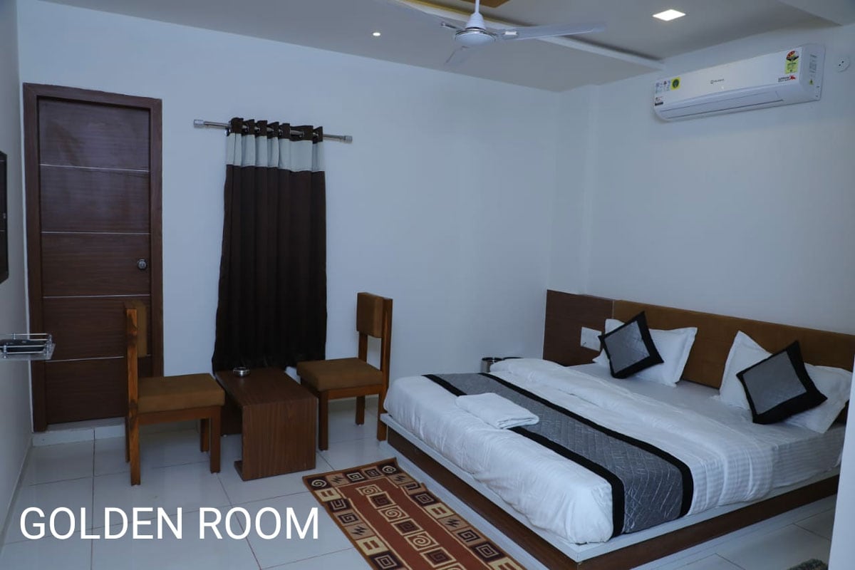 Hotel Royal Silver - Tap to explore photos