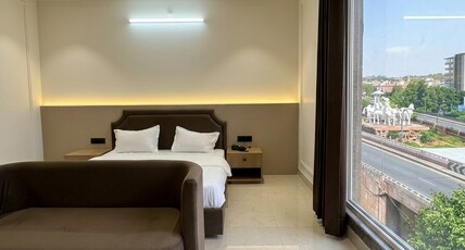 Hotel River Front Room Type - Suite Room
