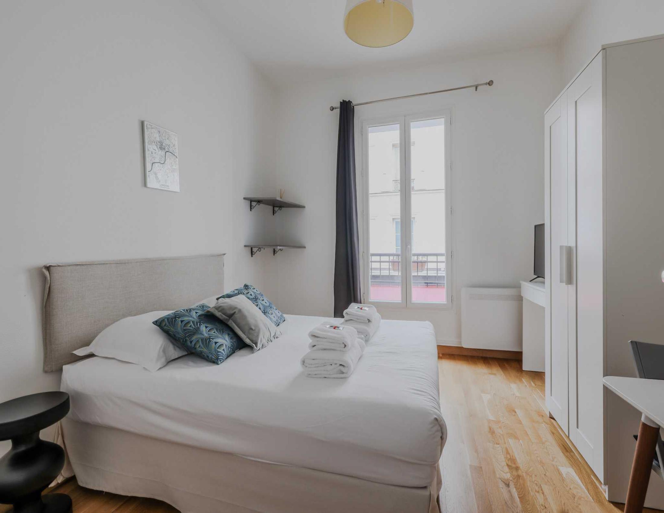 Lovely studio for 2 people - Levallois-Perret - Tap to explore photos