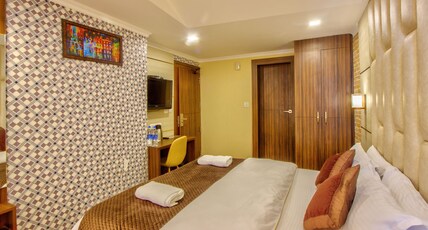 Sanveera Hotels & Resorts Room Type - Mountain Retreat