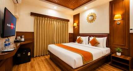 Hotel Walisons (2mins walk to Dal Lake, Kashmir) Room Type - Standard Room AC Hotel Walisons (2mins walk to Dal Lake, Kashmir) Room Type - Standard Room AC
