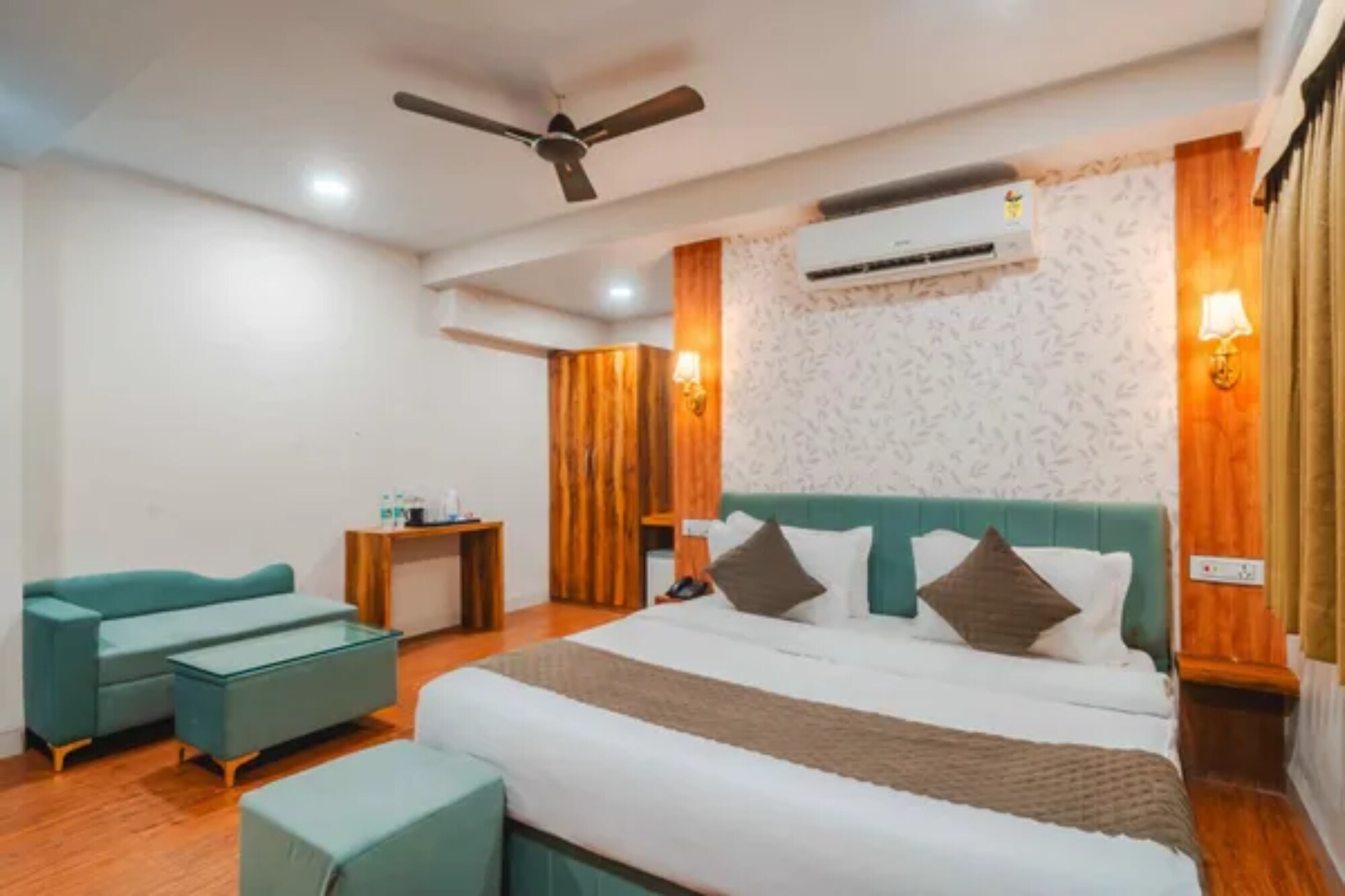 FabHotel Asilo Prime - Tap to explore photos
