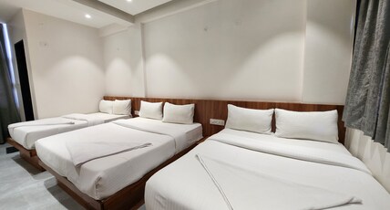 HOTEL RUDRAKSH Room Type - AC Family Room 6 bed